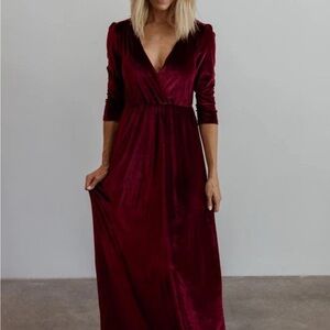Elegant Burgundy Velvet Maxi Dress